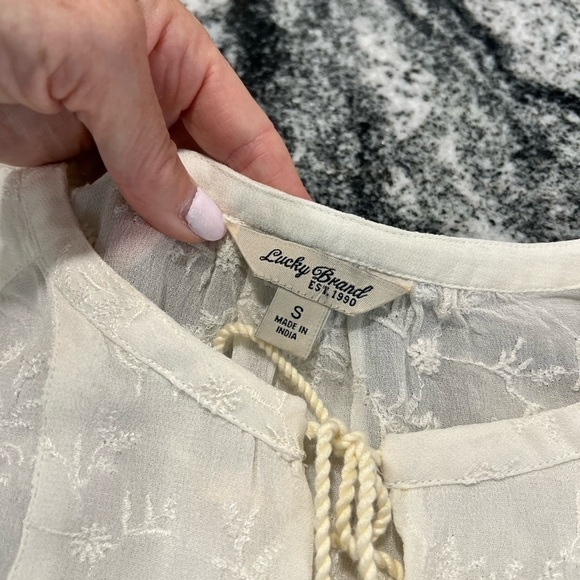 LUCKY BRAND NWOT ivory chiffon blouse with small botanical embroidery - Picture 4 of 14
